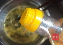 Hunan Cuisine: Illustration of how to make fried eggs with dried vegetables 6