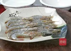 Illustration of how to make fried shrimps in typhoon shelter 1