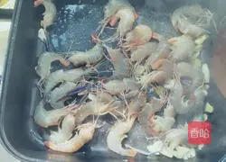 Illustration of braised white-legged shrimp in oil 4