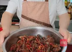 Illustration of how to make spicy crayfish in summer 1