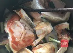 Illustration of how to make salmon head stewed with tofu 1