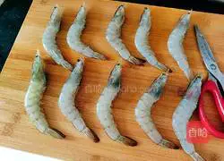 How to stir-fry broccoli and shrimps Illustration 5