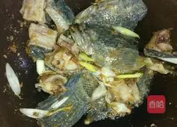 Illustration of how to make pickled fish 5