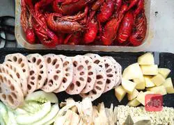 Illustration of how to make crayfish with ingredients 2