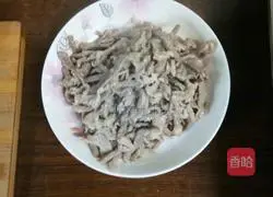 Illustration of Homemade Fish-flavored Shredded Pork 4