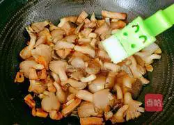 Illustration of how to make fried mushrooms with sea fish 12