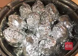 Illustration of making glutinous rice eggs 10