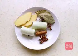 Illustration of how to make pine mushroom stewed chicken 4