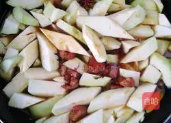 Illustration of how to cook eggplant with yam 6