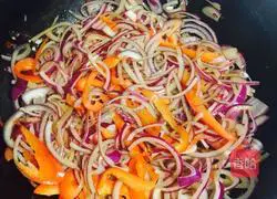 Illustration of how to make fried beef with onions 7