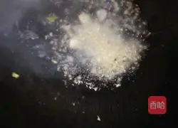 Illustration of how to make cucumber and scrambled eggs 8