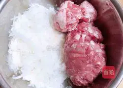 Illustration of how to make fried radish meatballs 4