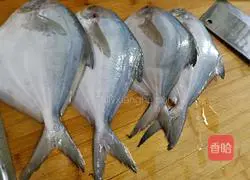 Illustration of how to make pan-fried pomfret 1