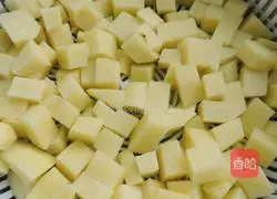 Illustration of how to cook potato stewed chicken legs 2