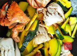 Illustration of how to make braised crabs with pumpkin 8