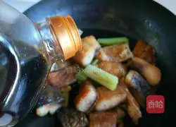 Illustration of how to make Hubei Braised Cured Fish Nuggets on the 15th day of the first lunar month 11