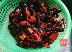 Illustration of how to make spicy crayfish 4