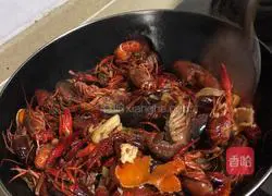 Illustration of how to make spicy crayfish 3