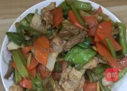 Illustration of home-style stir-fried pork belly and pepper 8