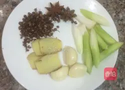 Illustration of how to make spicy chicken diced 3