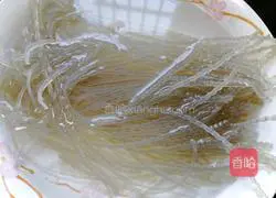 Illustration of how to make fried meat with vermicelli 5