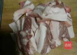 Illustration of how to make steamed pork with rice flour 1