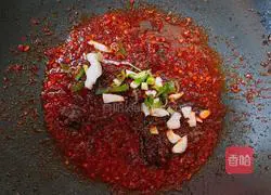 Illustration of how to make spicy hotpot (family version) 4