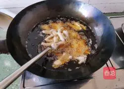 Illustration of braised chicken feet 2