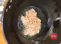 Illustration of how to make shredded pork with green and red pepper 3