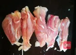 Illustration of how to make stir-fried chicken with water chestnuts 6