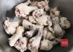 Illustration of braised chicken wing roots 4