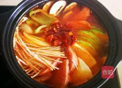 Illustration of how to make spicy cabbage dumpling pot 12