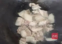 Illustration of how to make fried pork with green garlic 7