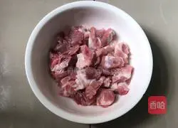 Illustration of how to steam pork ribs with black bean sauce 1