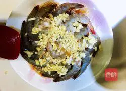 Illustration of how to make steamed prawns with garlic vermicelli 4