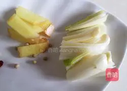 Illustration of how to cook mutton chops and stewed radish 5