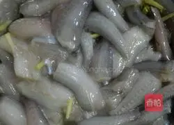 Illustration of how to make fried nine-bellied fish (also known as dragon head grilled and tofu fish) 3