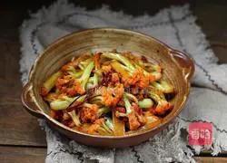 Illustration of how to make stir-fried organic cauliflower 10