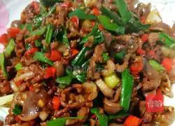 Illustration of how to make spicy chicken offal 3