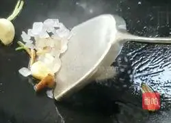 Illustration of Homemade Pig's Trotters 4