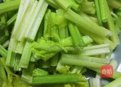 Twice-cooked Pork with Green Peppers Practice illustration 2