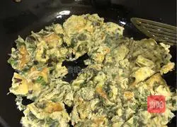 Illustration of how to make scrambled eggs with Chinese toon 4