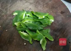 Illustration of how to stir-fry bacon with king oyster mushrooms 4