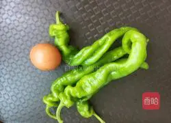 Illustration of how to make fried eggs with pepper 1