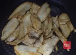 Illustration of how to make fried king oyster mushrooms 3
