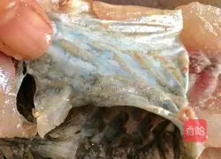 Illustration of how to make crispy spicy fish fillets 4