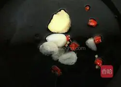 Illustration of how to make stir-fried money belly 3