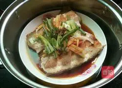 Illustration of how to make salt and pepper steamed fish 11