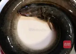 Illustration of how to make braised eel with candied dates, wolfberry, longan and longan 1