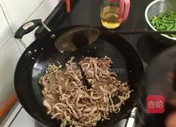 Illustration of how to stir-fry shredded pork with cinnamon 13